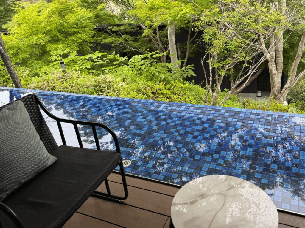 ラウンジ